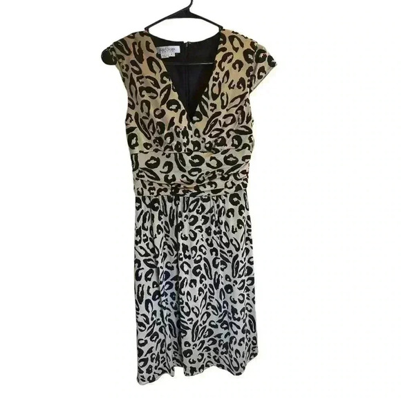 Kay Unger New York Silk Dress With Ruched Waist V-Neck Leopard Print Size 4 NWT